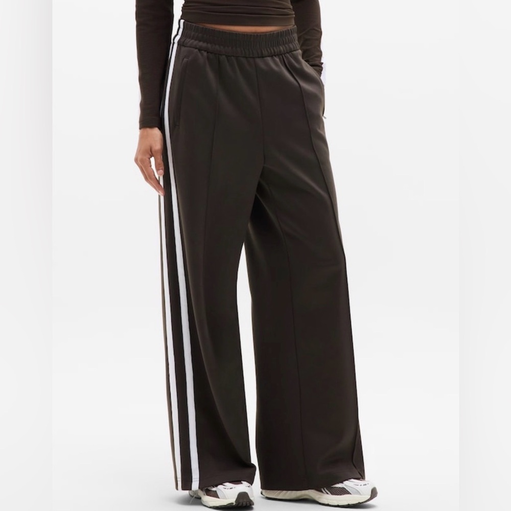 NWT Women’s ATHLETA Tempo Mid-rise Wide Leg Track Pants